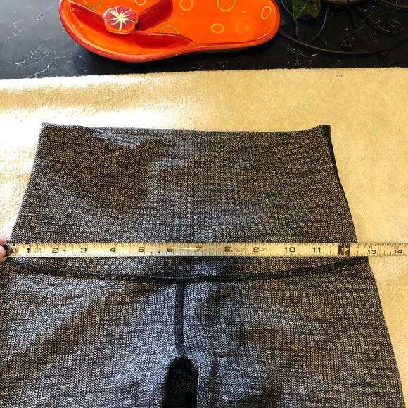 Lululemon WUP size 4 - Picture 4 of 6